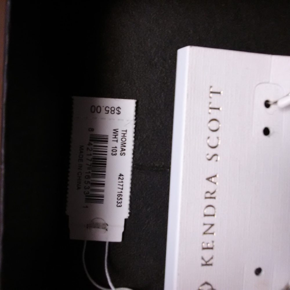 Kendra Scott Earrings - Picture 2 of 3